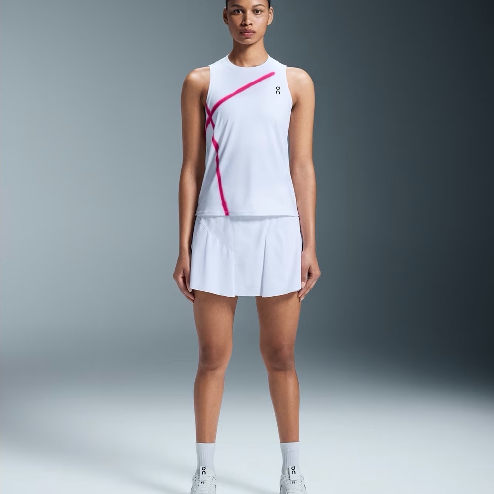 On Running Women's White and Pink Top